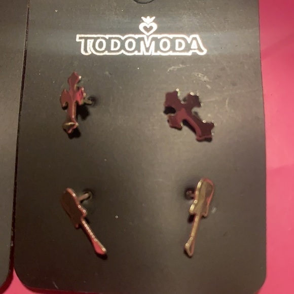 4 Pairs Todomoda Earrings - Picture 3 of 6